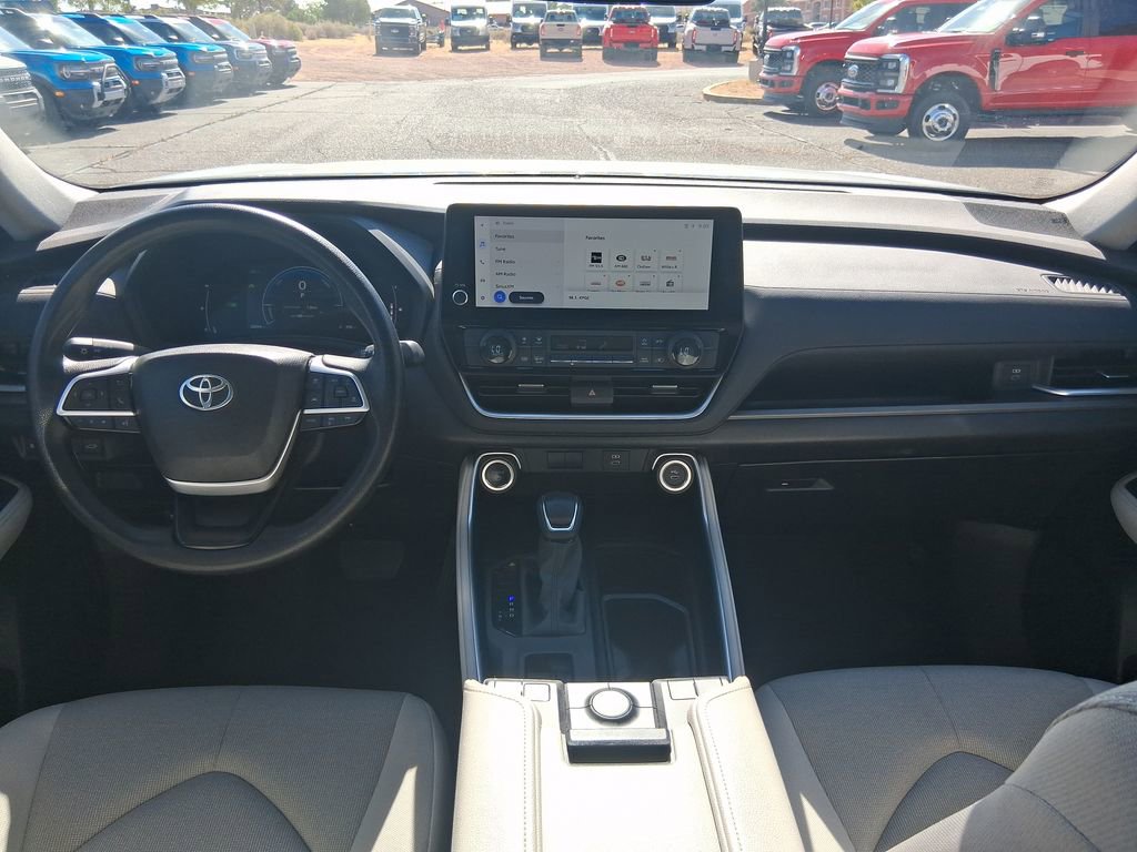 Used 2025 Toyota Grand Highlander AWD Hybrid image 12