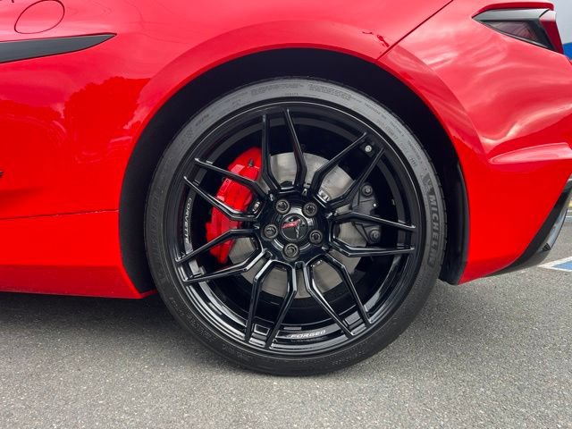 Used 2025 Chevrolet Corvette Z06 RWD image 11