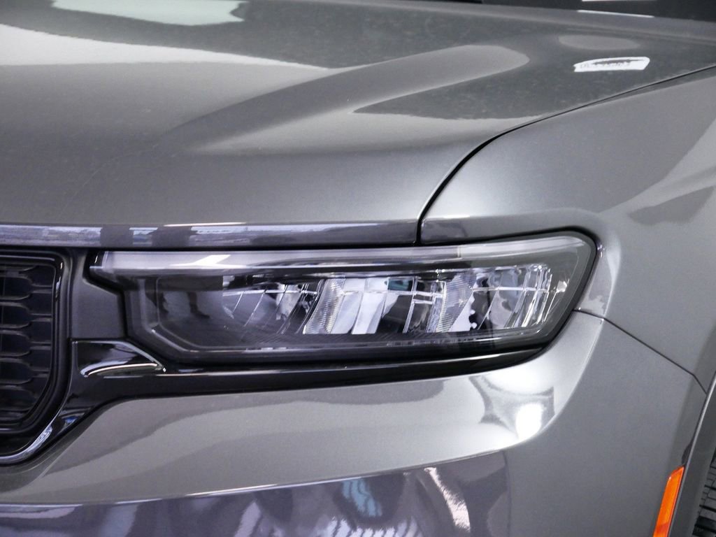 Certified 2024 Jeep Grand Cherokee Altitude image 20