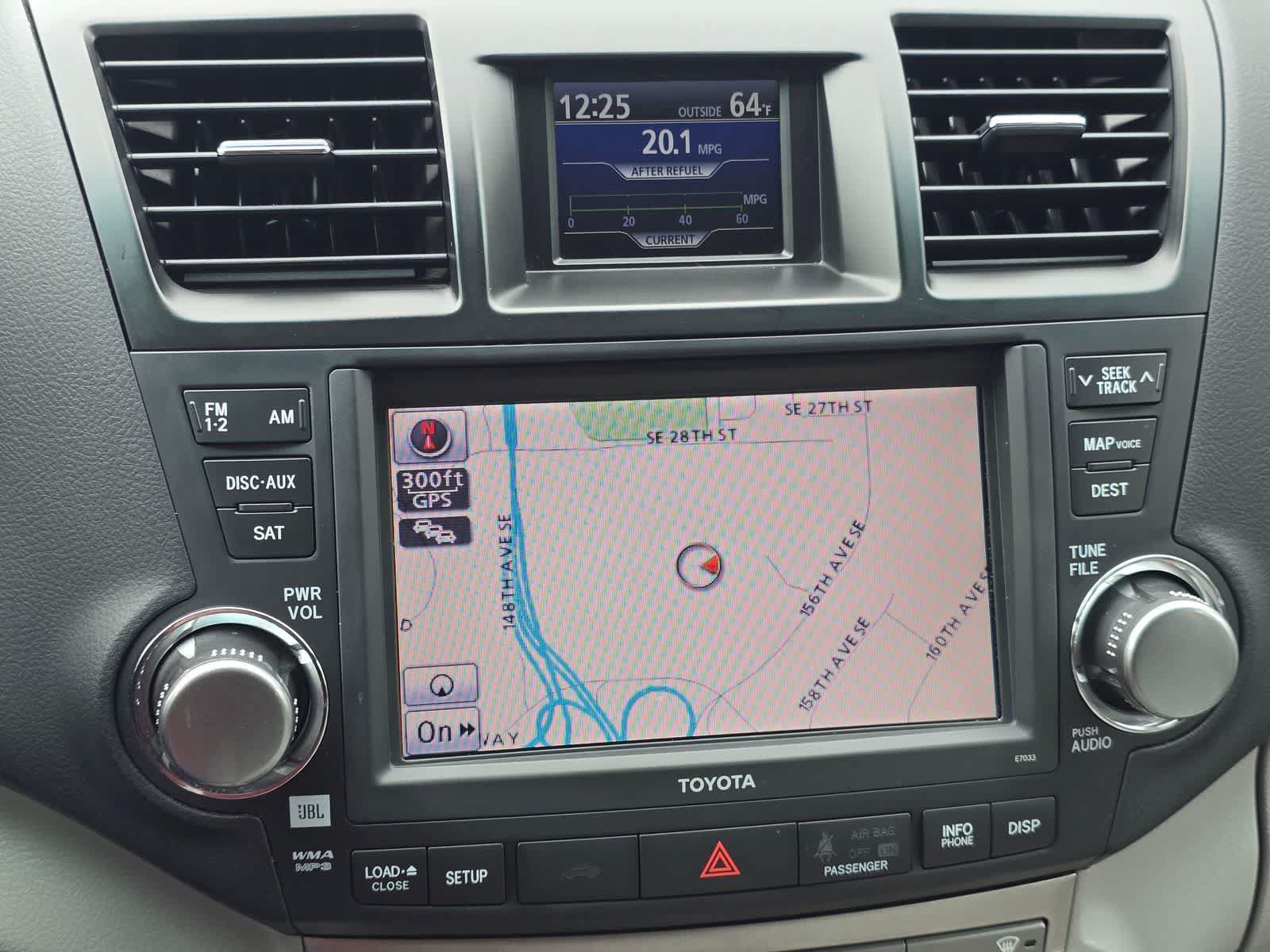 Used 2011 Toyota Highlander SE w/ Tow Pkg AWD/4WD image 24