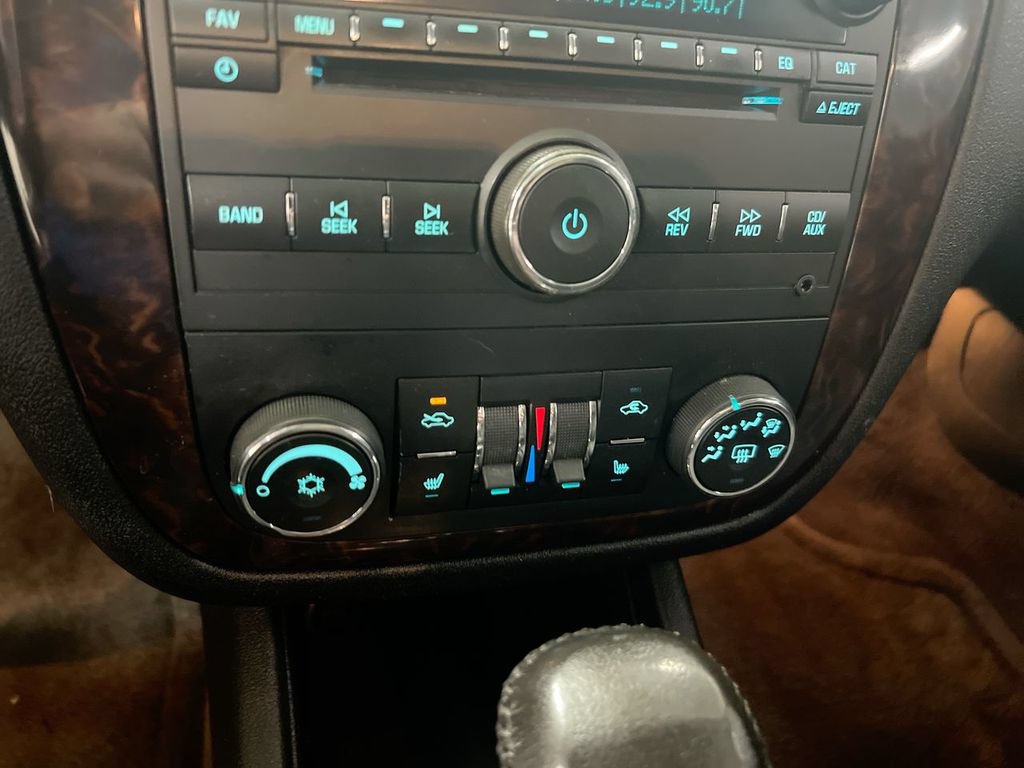 Used 2012 Chevrolet Impala LTZ FWD image 15