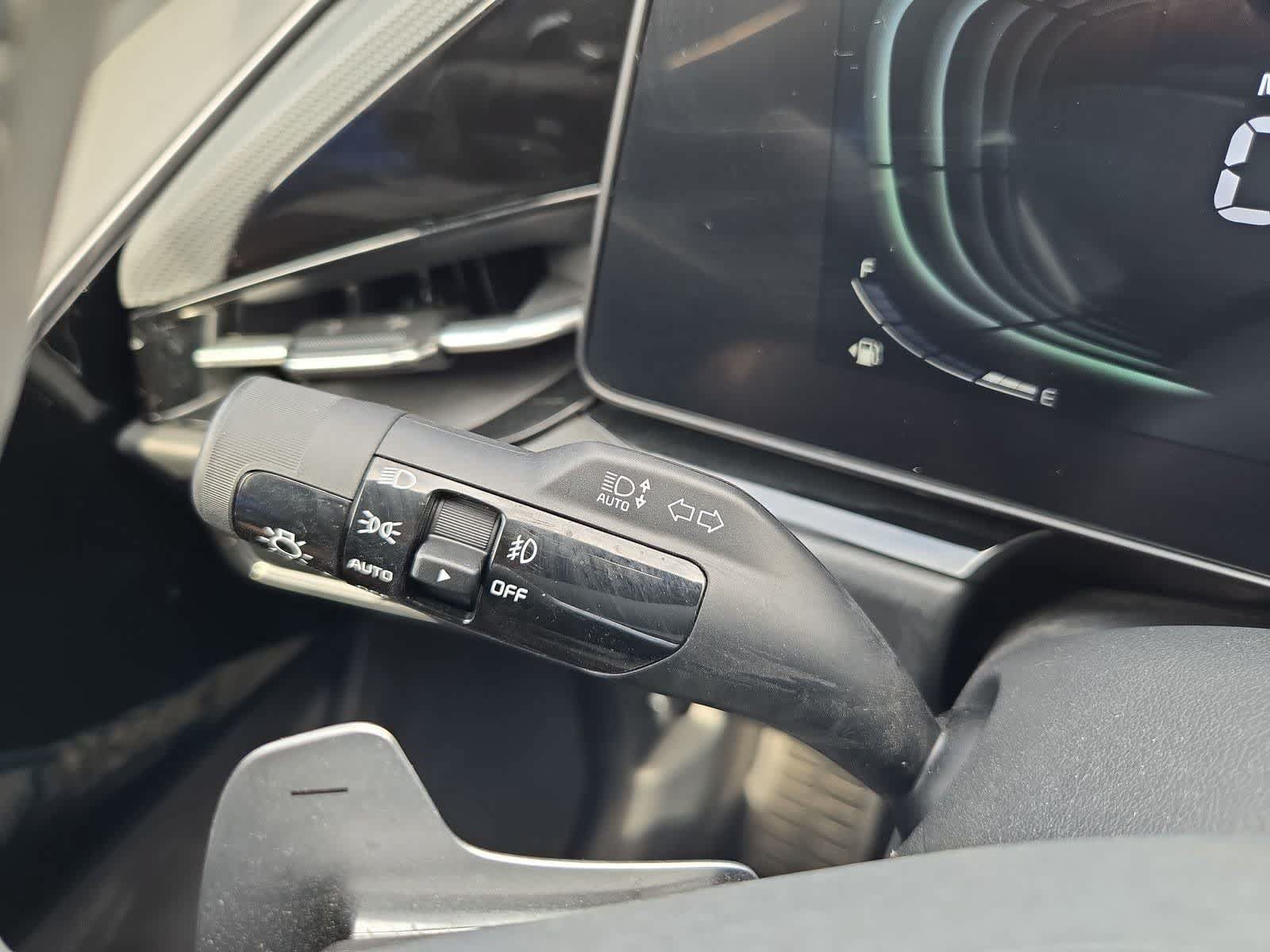 Certified 2024 Kia Niro EX Touring FWD image 26
