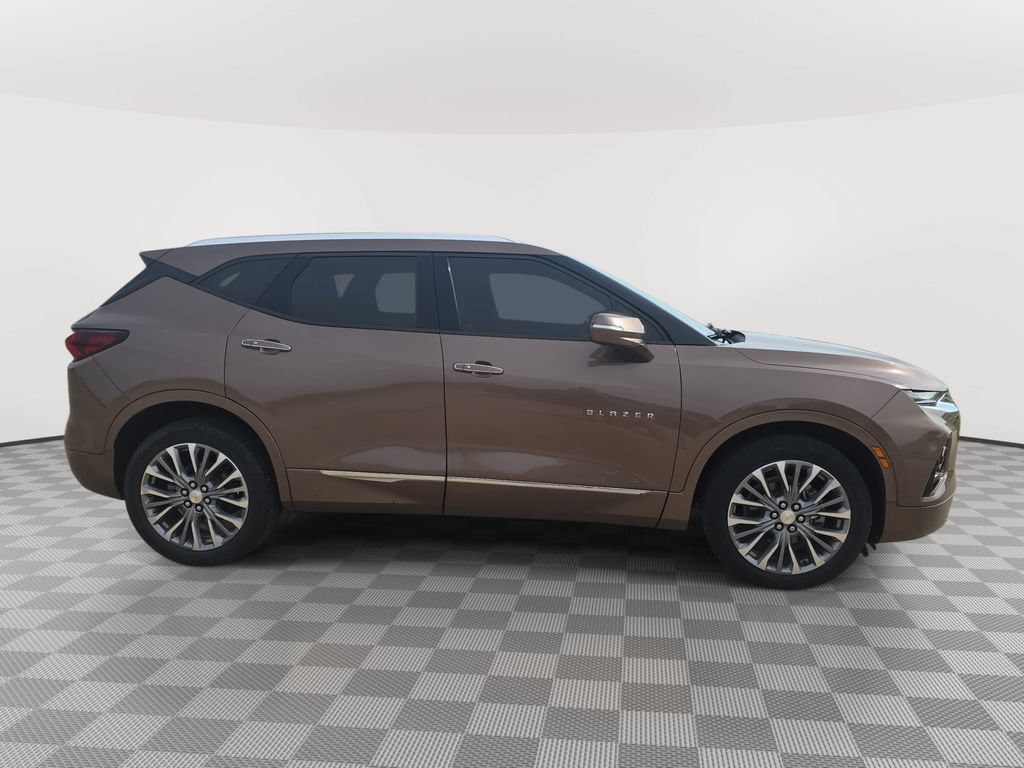Used 2019 Chevrolet Blazer Premier w/ Driver Confidence II Package AWD/4WD image 2