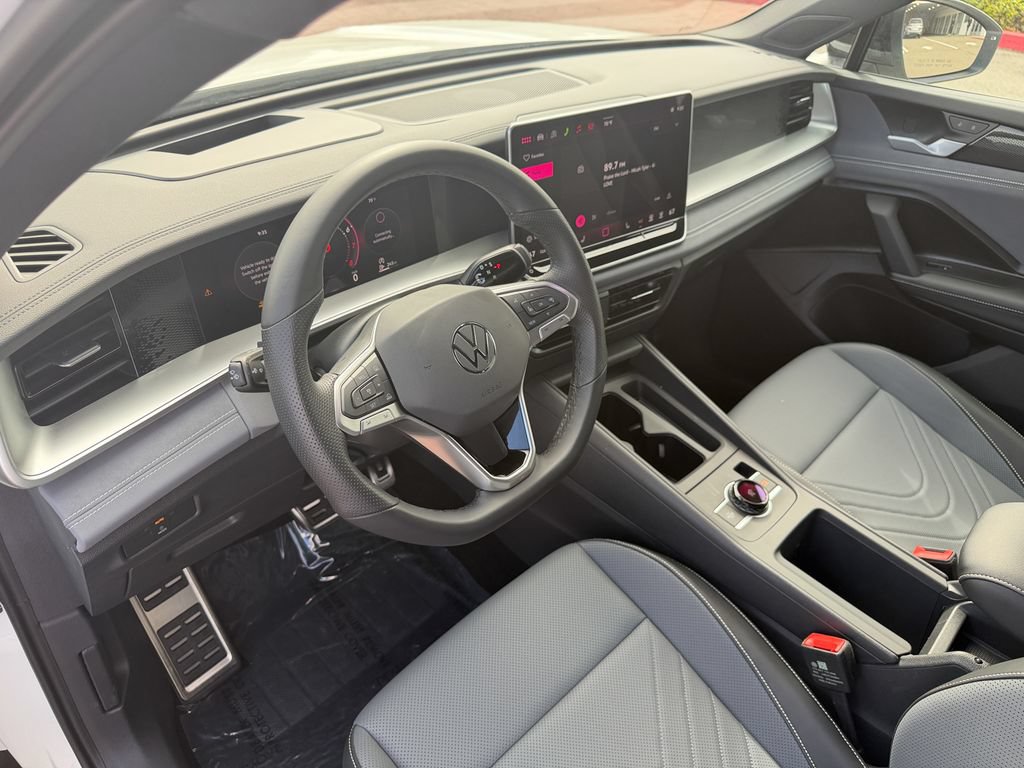 Certified 2026 Volkswagen Tiguan SE R-Line FWD image 12