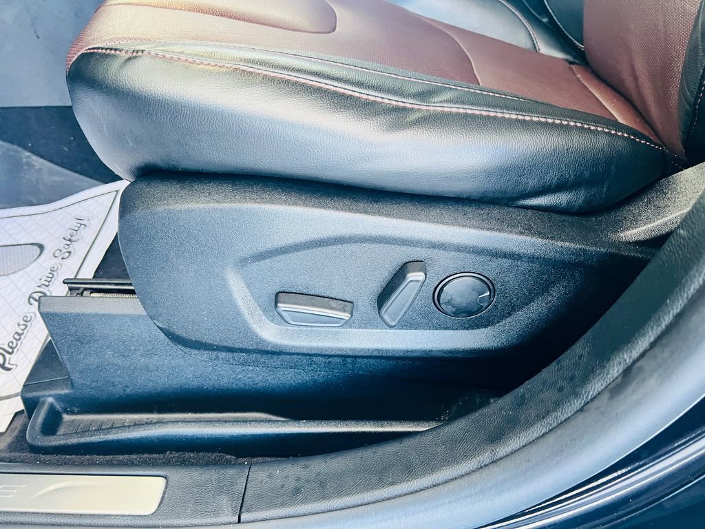 Used 2021 Ford Edge Titanium w/ Equipment Group 301A image 15