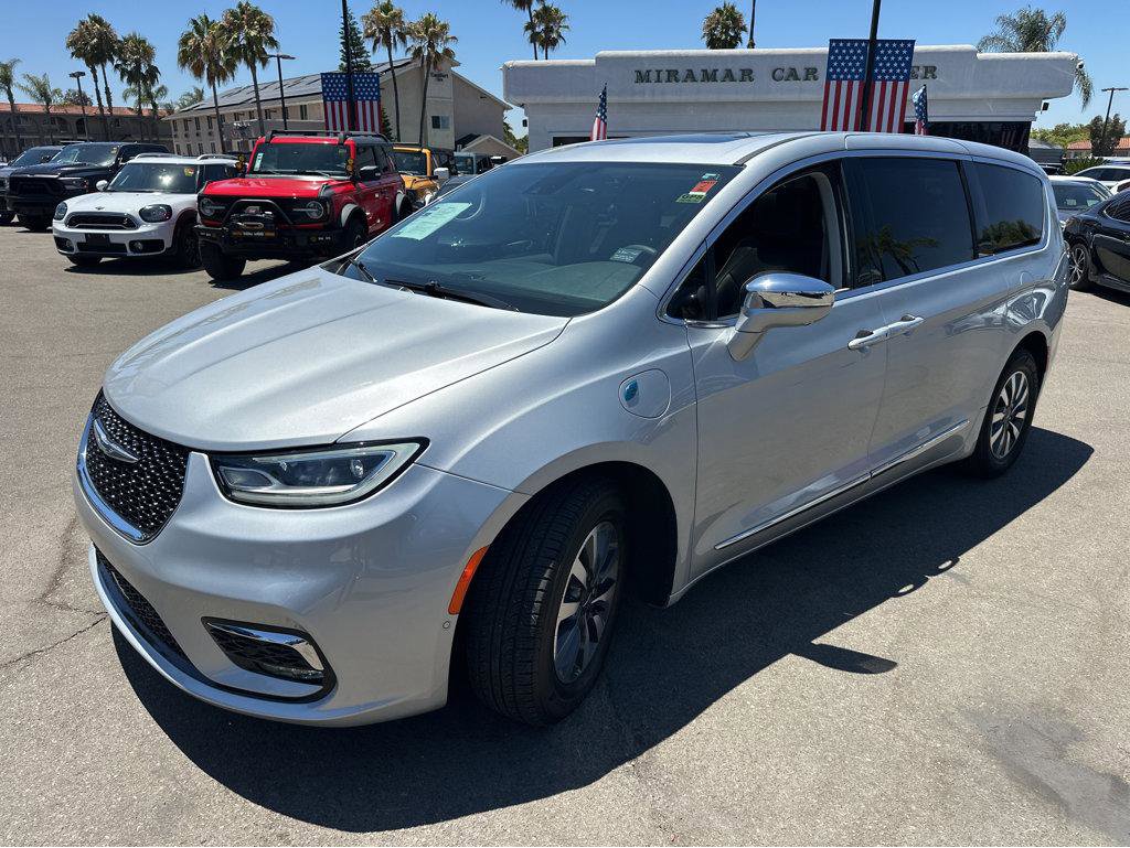 Used 2022 Chrysler Pacifica Limited image 11