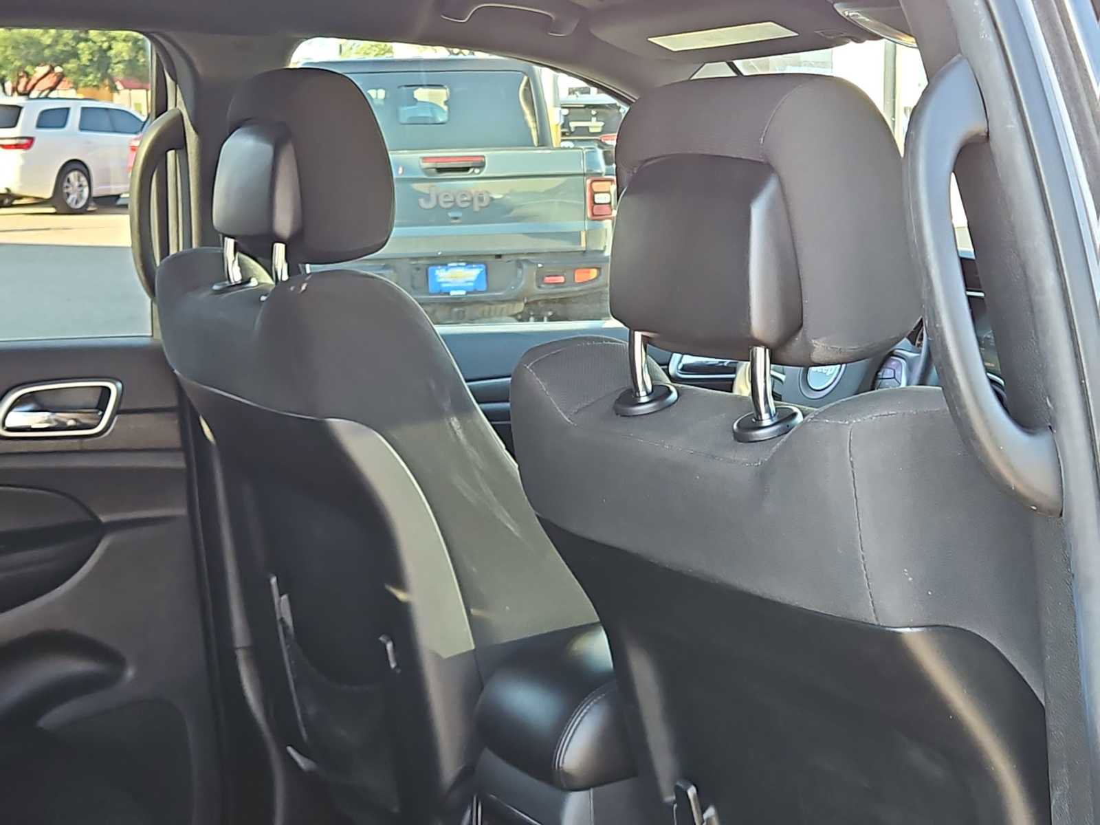 Used 2018 Jeep Grand Cherokee Laredo RWD image 17