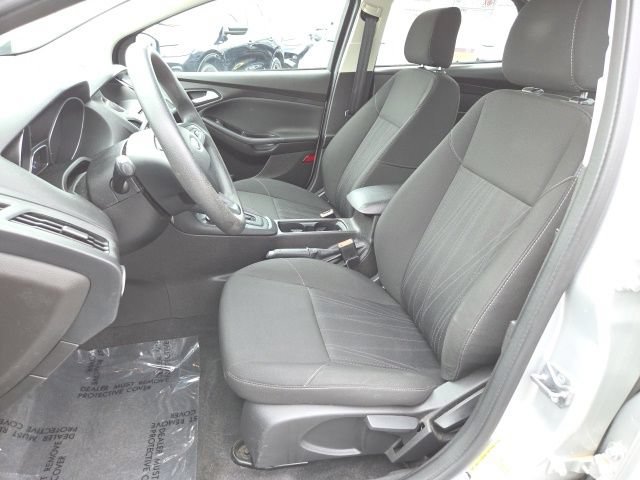 Used 2016 Ford Focus SE FWD image 9