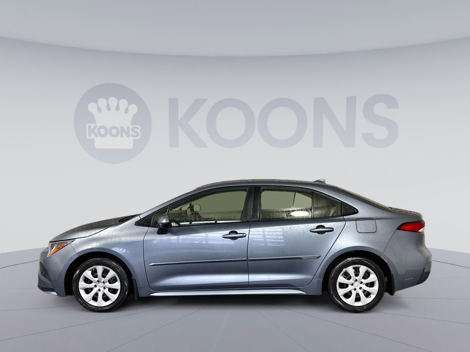 Used 2022 Toyota Corolla LE image 2