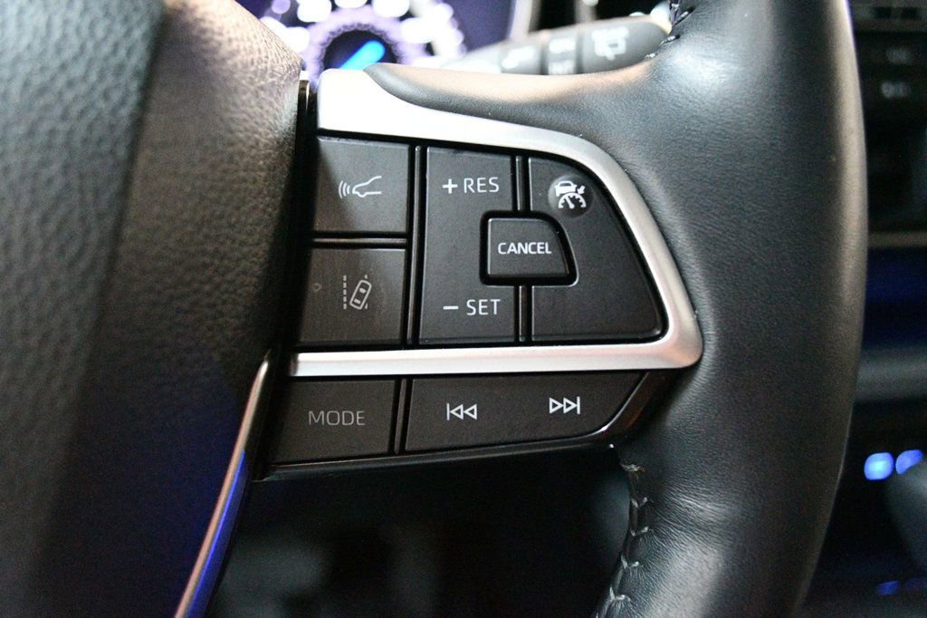 Used 2022 Toyota Highlander Limited AWD/4WD image 43