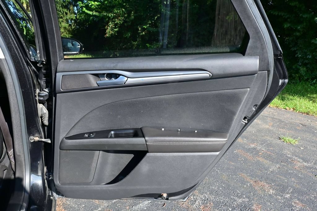 Used 2013 Ford Fusion SE FWD image 22
