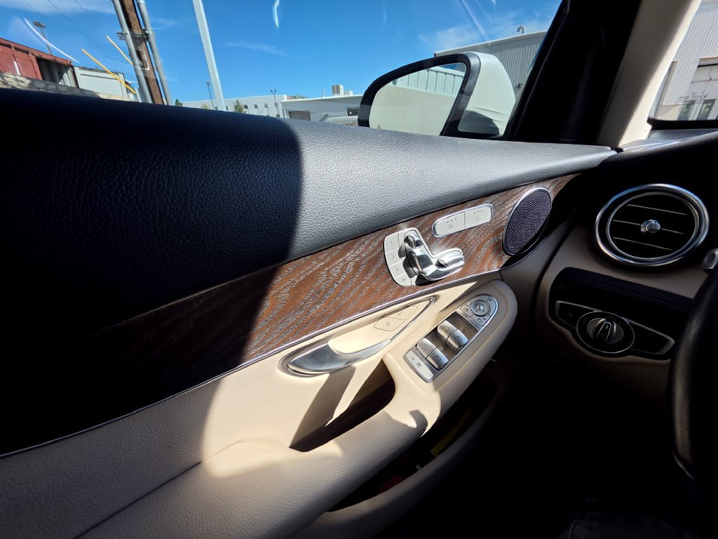 Used 2020 Mercedes-Benz GLC 300 image 14