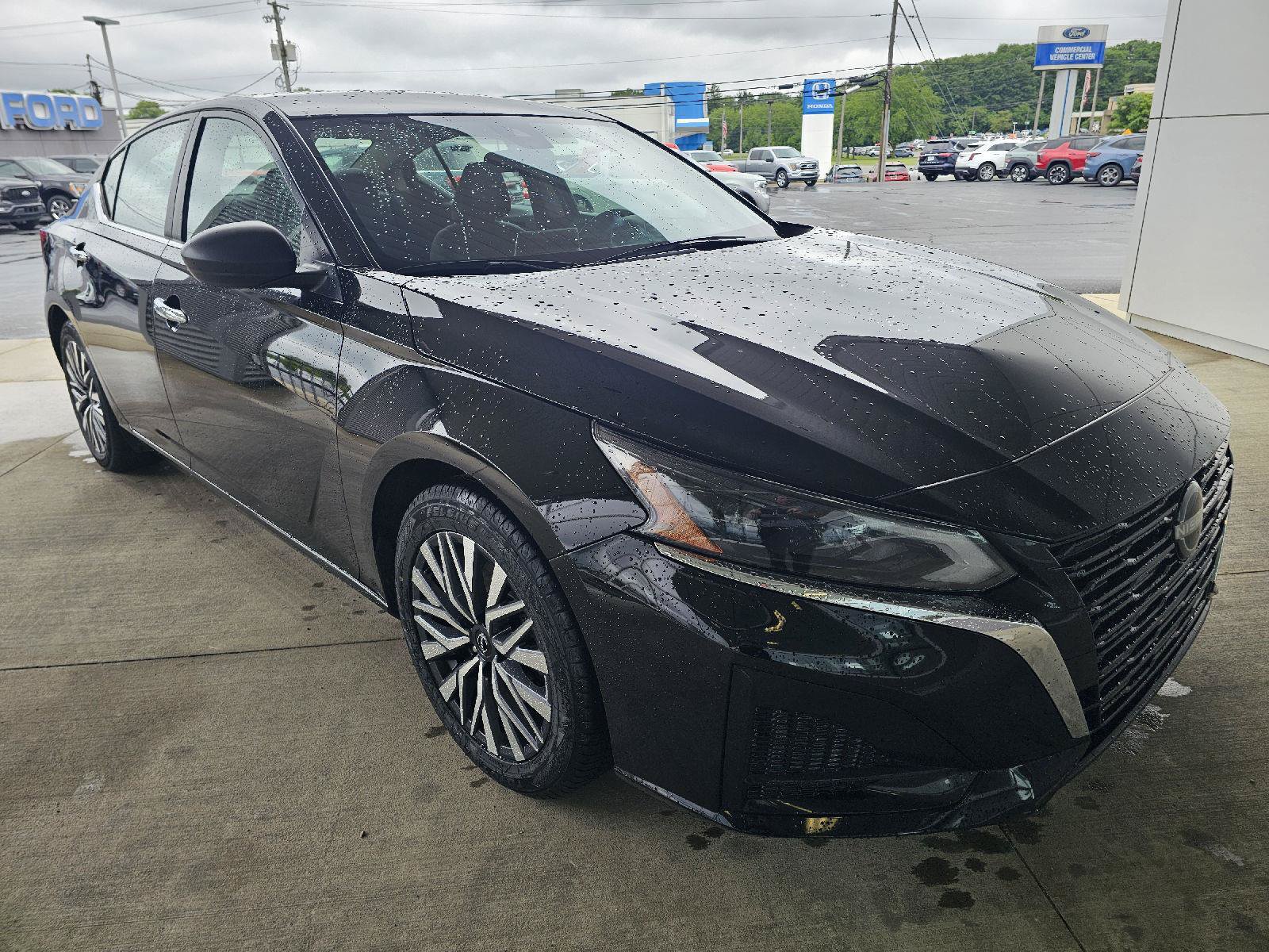 Used 2024 Nissan Altima 2.5 SV FWD image 7
