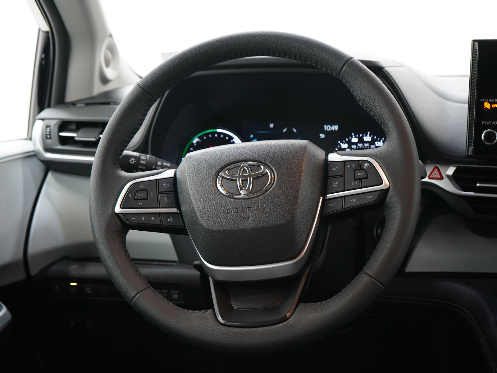 Used 2025 Toyota Sienna XLE w/ XLE Plus Package AWD/4WD image 18