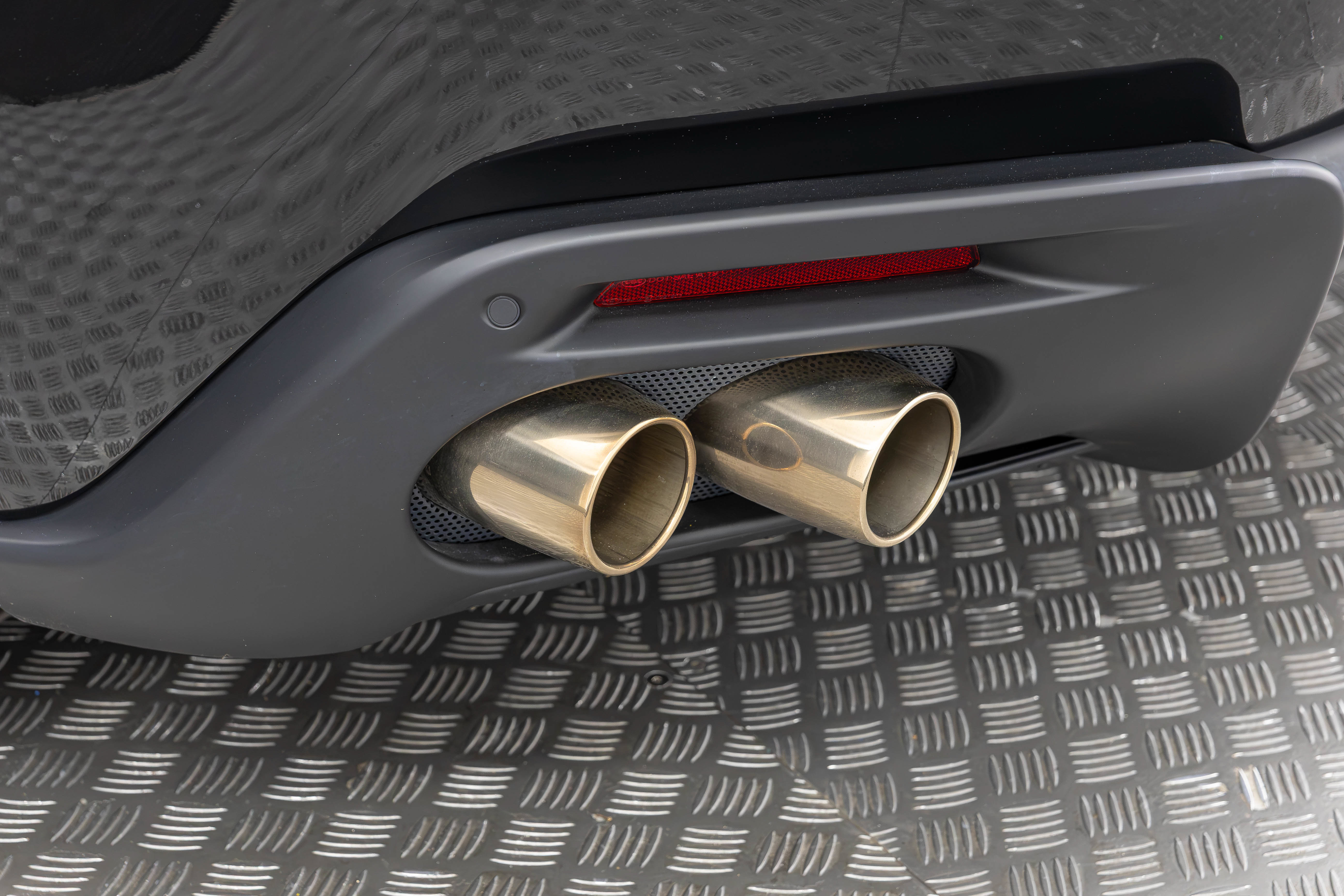 Certified 2025 Ferrari Roma Spider RWD image 61