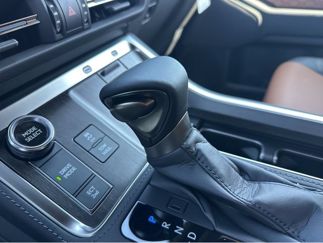 New 2026 Lexus GX 550 w/ Accessory Package (Z1) AWD/4WD image 29