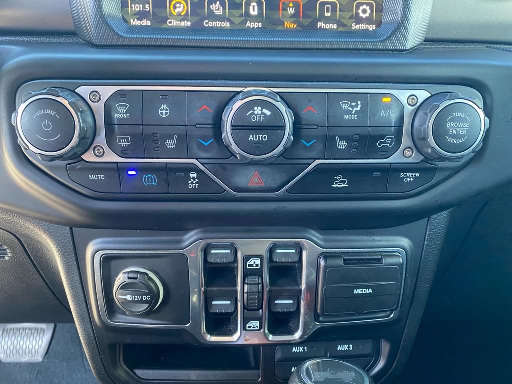 Used 2023 Jeep Wrangler Unlimited w/ Sun & Screen Package AWD/4WD image 17