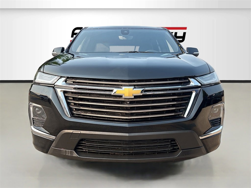 Used 2023 Chevrolet Traverse High Country image 2