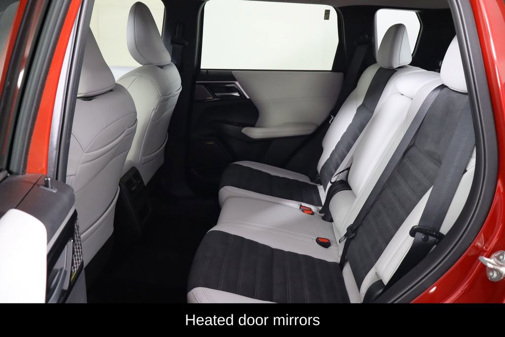 Used 2025 Mitsubishi Outlander SE AWD/4WD image 15