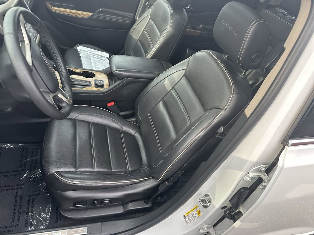 Used 2017 GMC Acadia Denali w/ Technology Package image 13