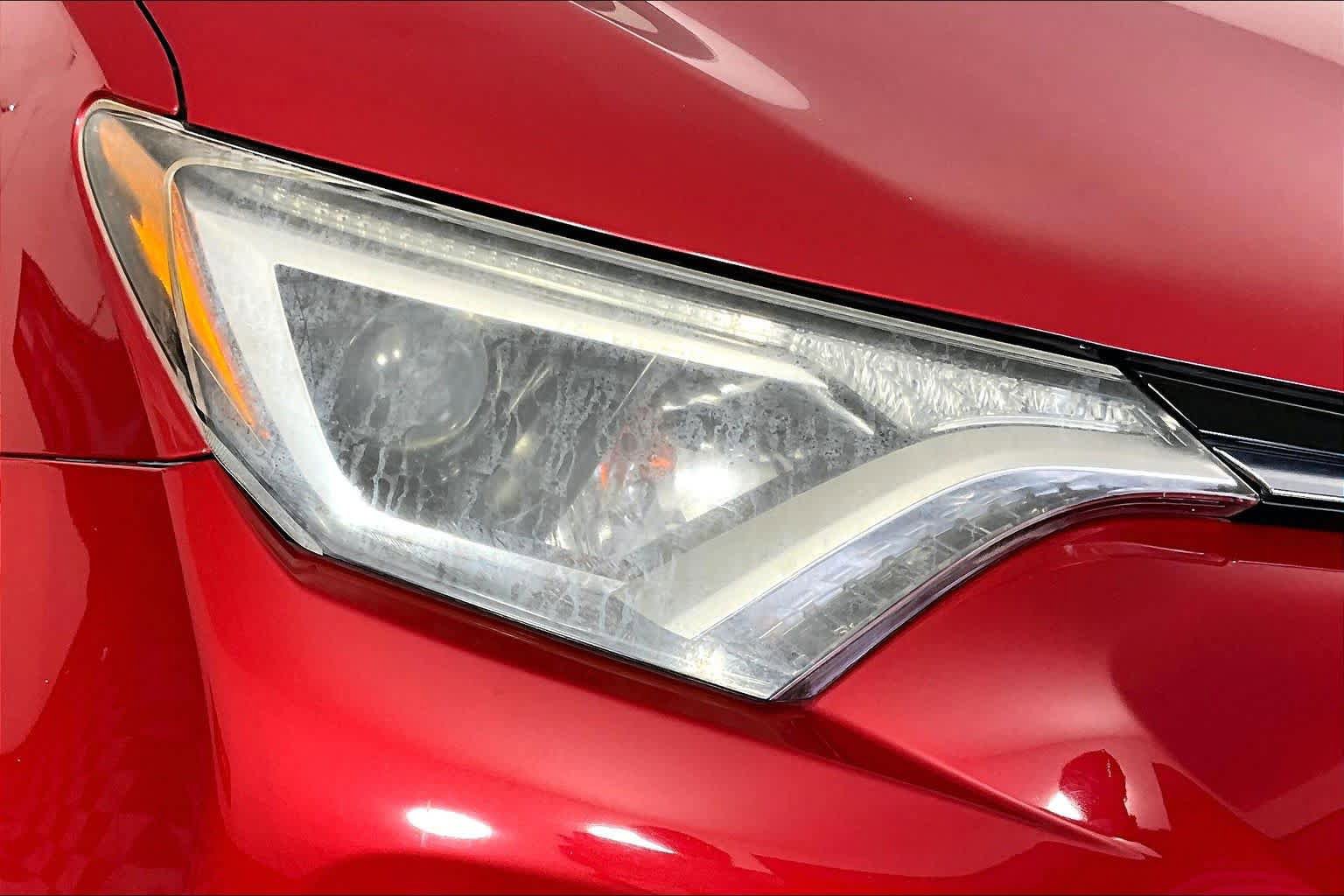 Used 2017 Toyota RAV4 XLE w/ Carpet Mat Package FWD image 27