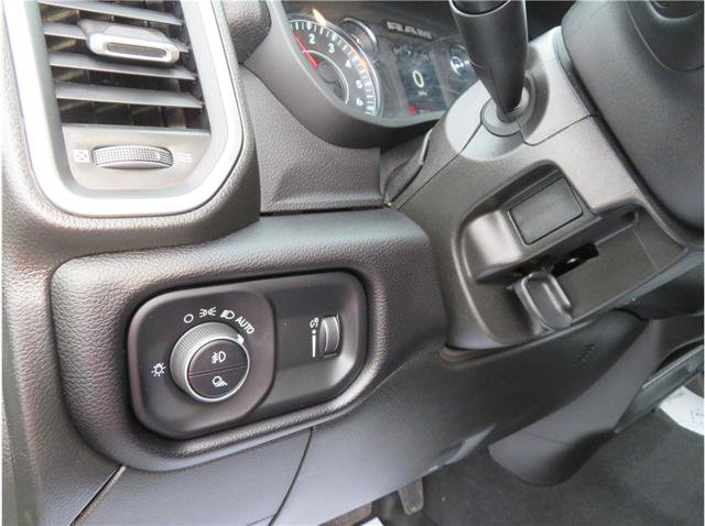 Used 2024 RAM 2500 Big Horn AWD/4WD image 12