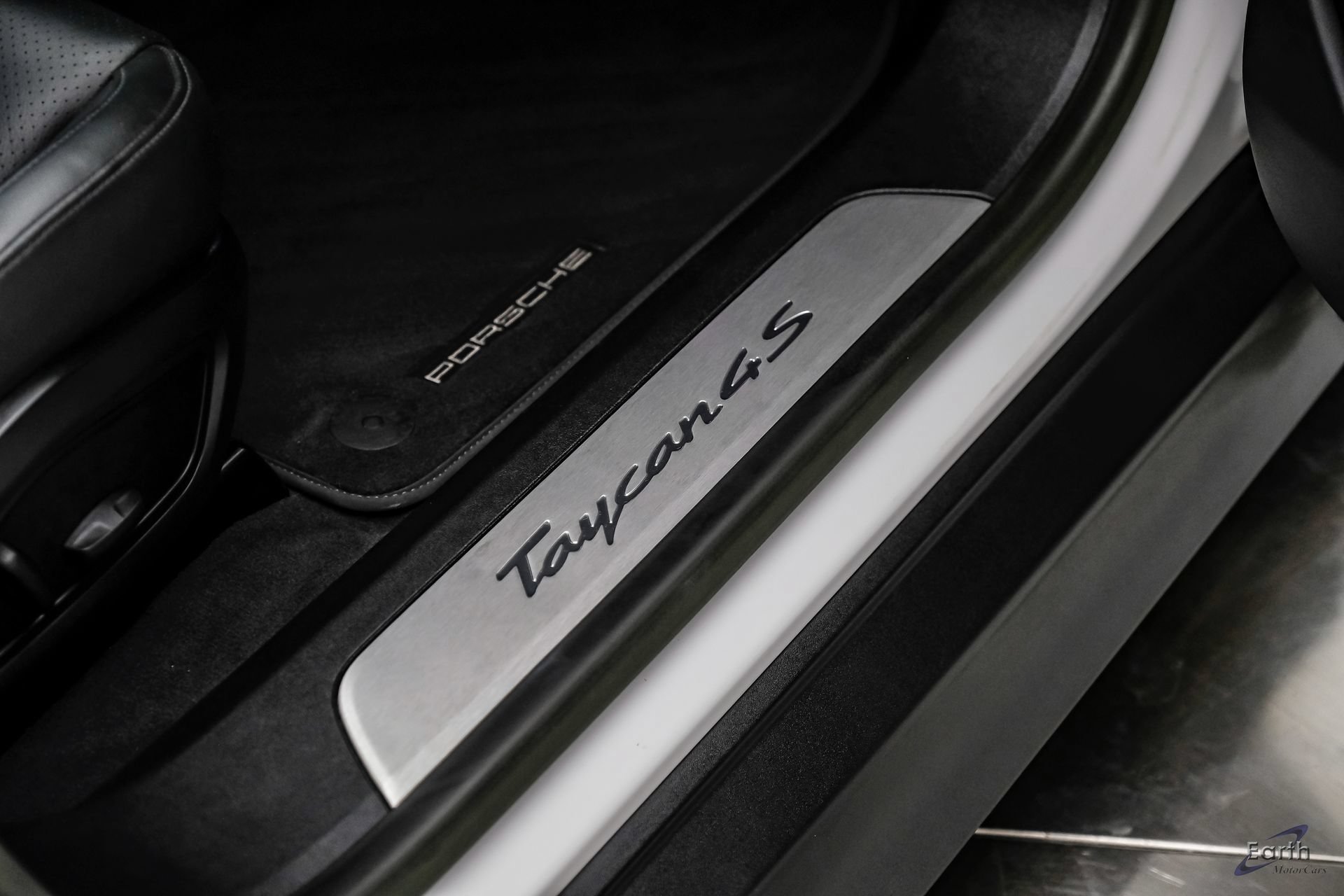 Used 2023 Porsche Taycan 4S AWD/4WD image 46
