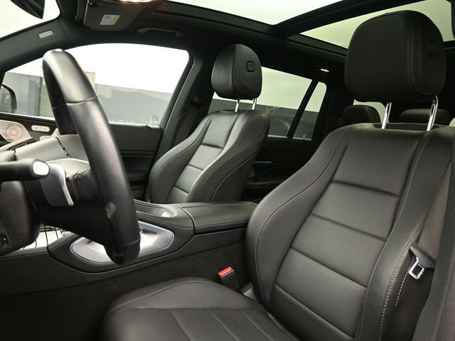 Used 2025 Mercedes-Benz GLS 450 4MATIC image 8