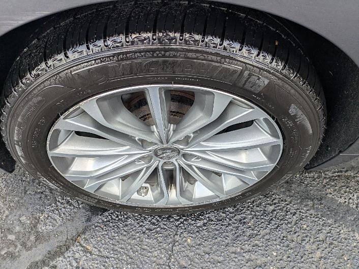 Used 2015 Hyundai Genesis 3.8 w/ Option Group 03 AWD/4WD image 10