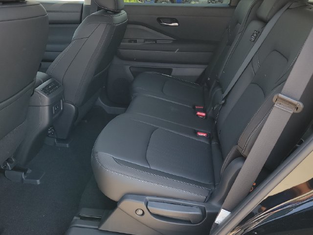 New 2026 Nissan Pathfinder SL AWD/4WD image 10