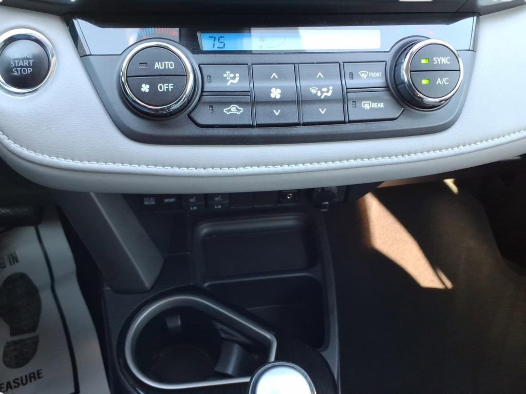 Used 2018 Toyota RAV4 Limited image 24