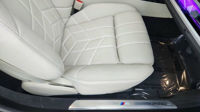 Used 2023 BMW 740i w/ Parking Assistance Package image 22