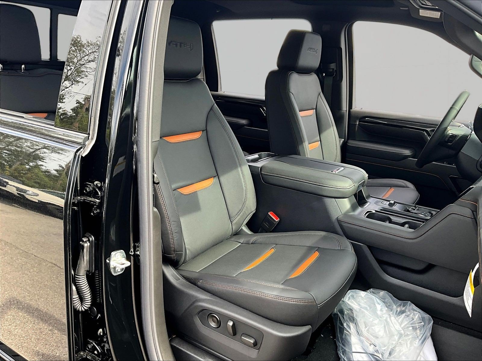 New 2026 GMC Sierra 2500 AT4 w/ AT4 Premium Plus Package AWD/4WD image 19