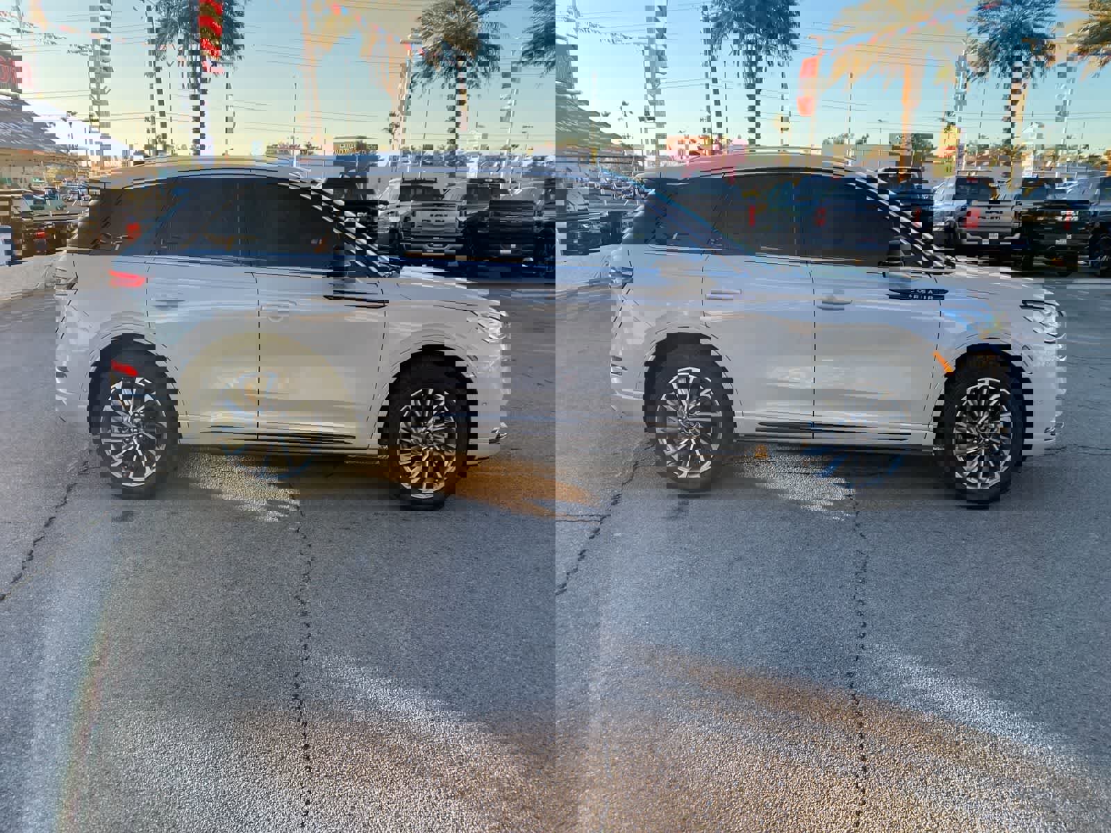 Used 2022 Lincoln Corsair Grand Touring w/ Elements Technology Bundle image 4