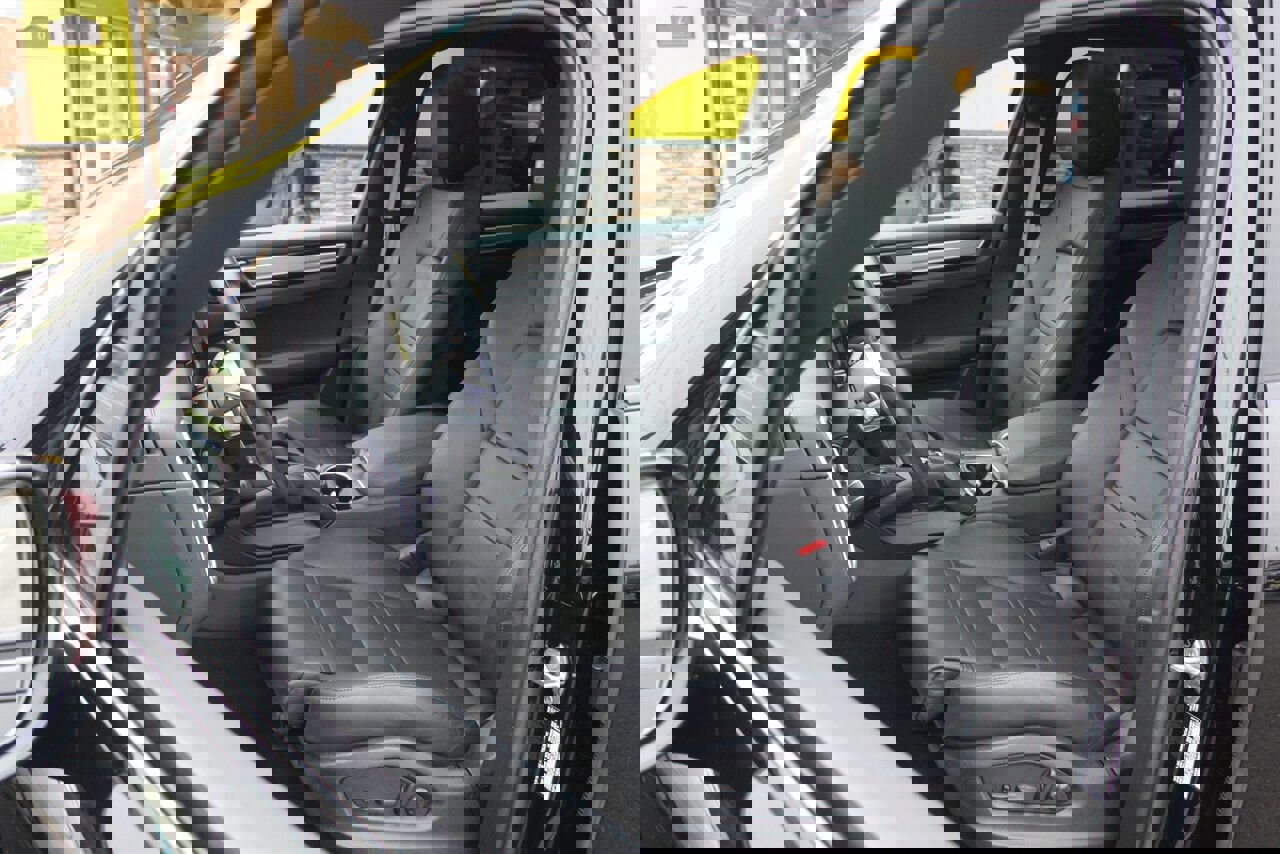 Used 2022 Porsche Cayenne Platinum Edition AWD/4WD image 15