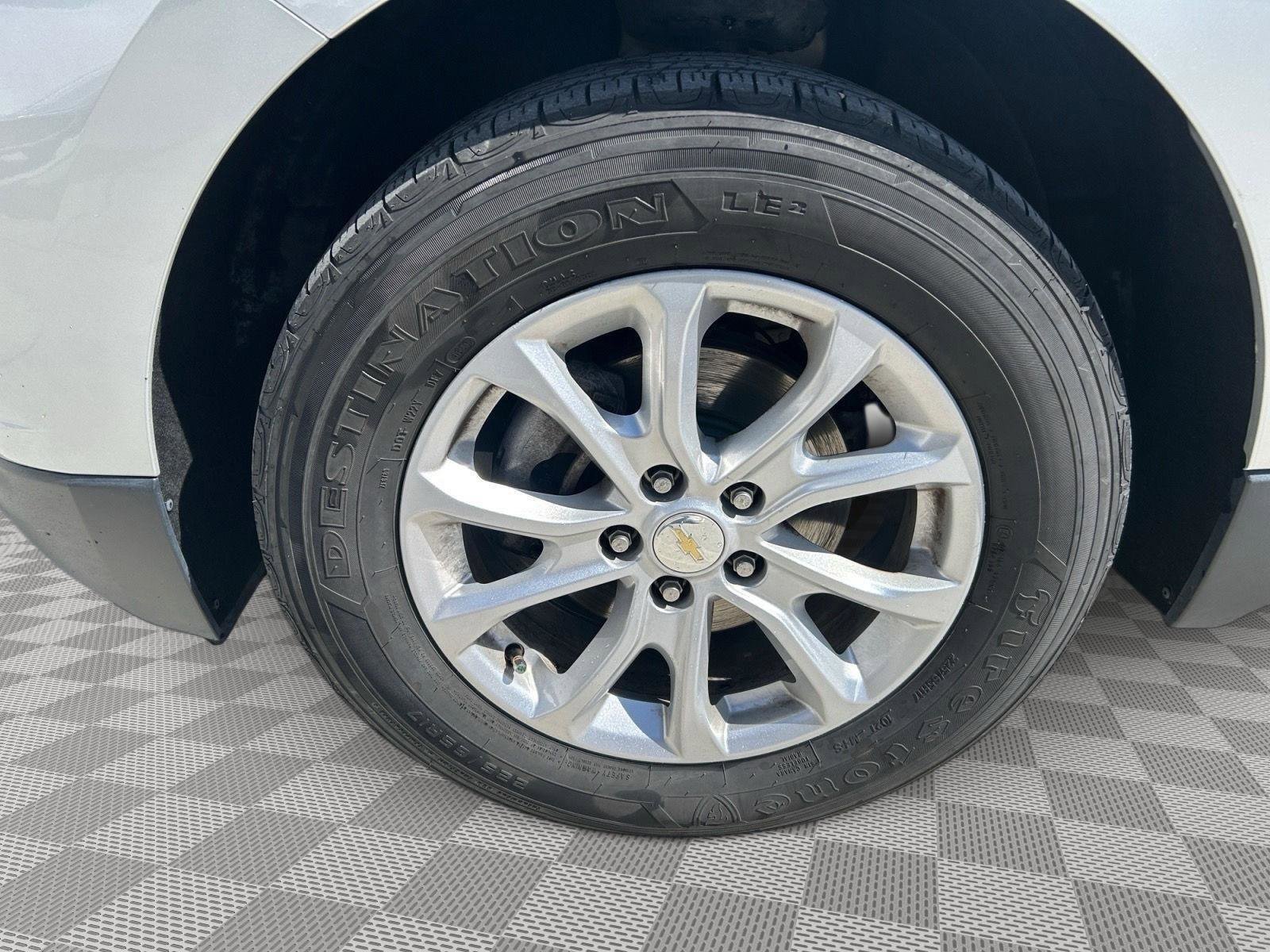 Used 2018 Chevrolet Equinox LT AWD/4WD image 12