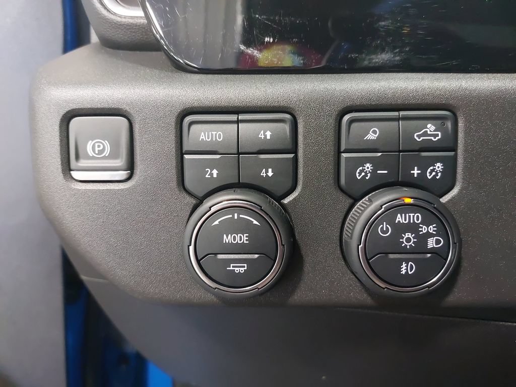 Used 2024 Chevrolet Silverado 1500 LT Trail Boss w/ LT Trail Boss Premium Package AWD/4WD image 26