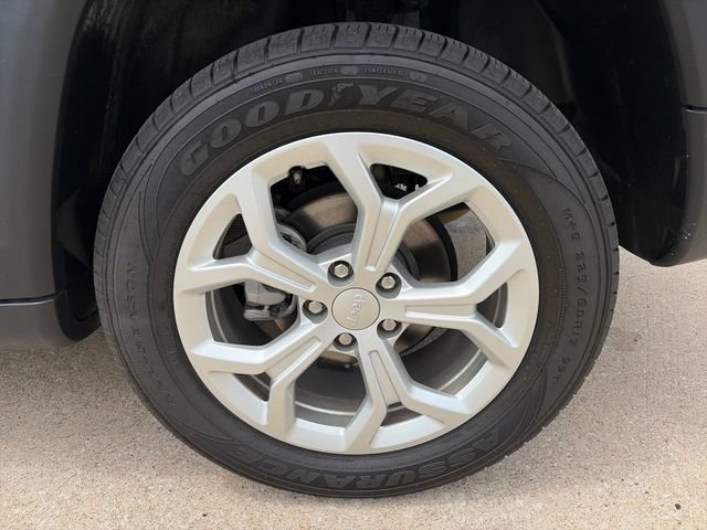 Used 2024 Jeep Compass Latitude AWD/4WD image 43