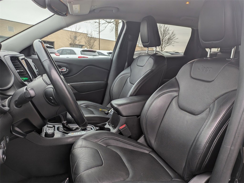 Used 2019 Jeep Cherokee Limited image 19