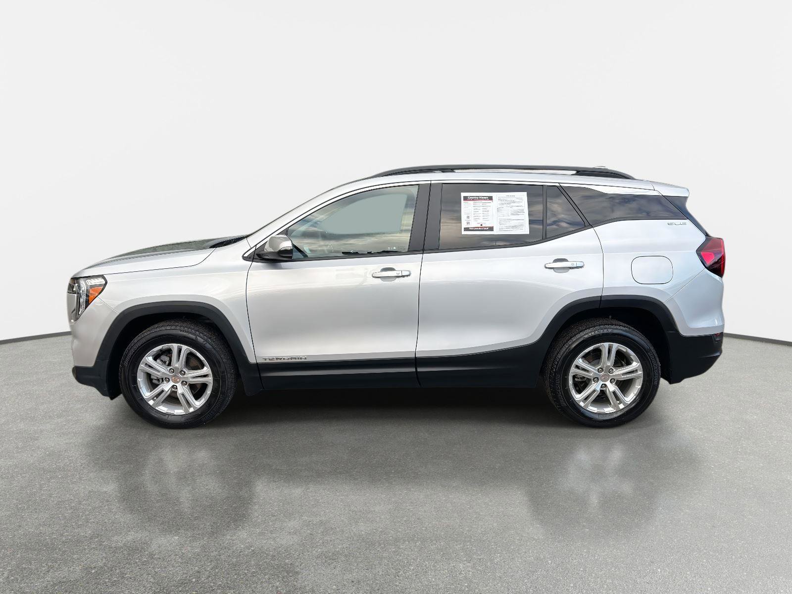 Used 2022 GMC Terrain SLE w/ Driver Convenience Package image 8