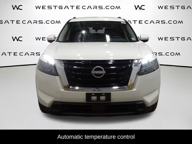 Used 2024 Nissan Pathfinder SV image 4