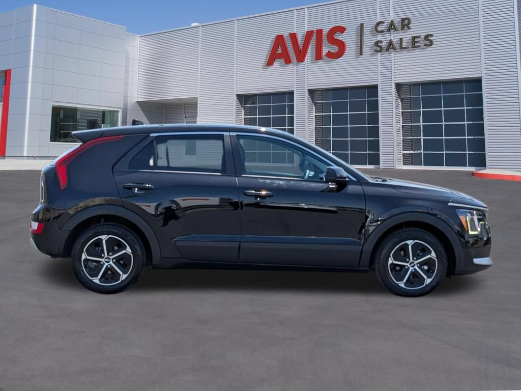 Used 2025 Kia Niro LX FWD image 5