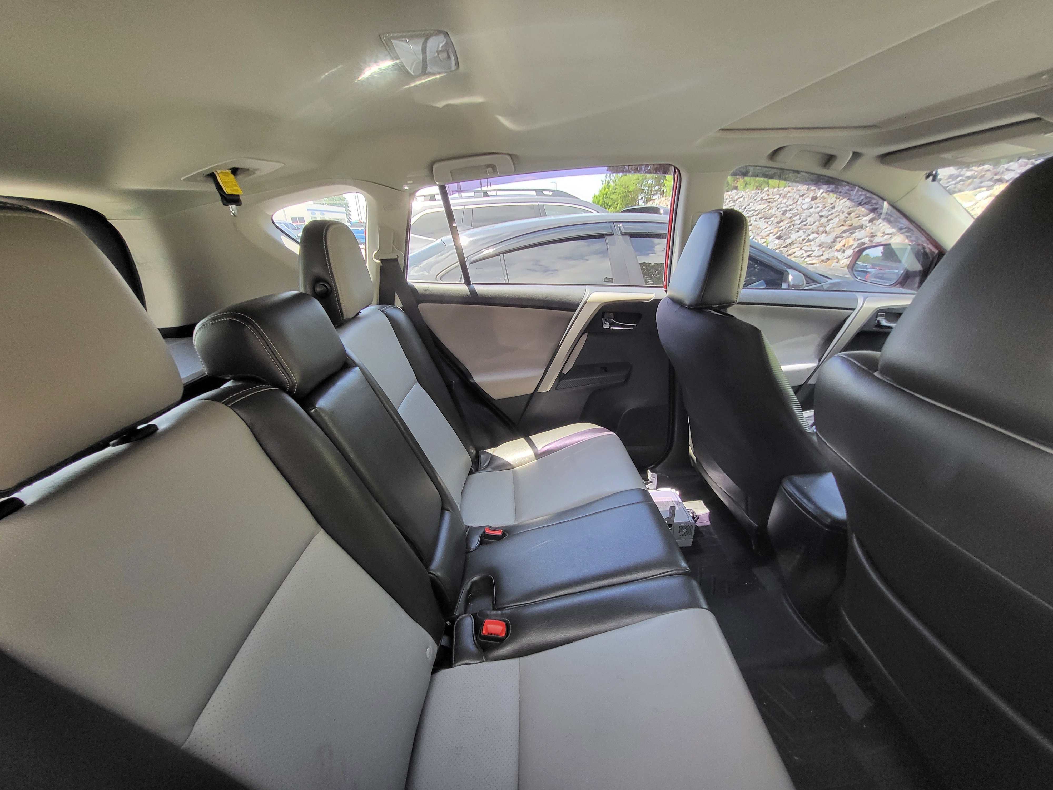 Used 2014 Toyota RAV4 XLE FWD image 9