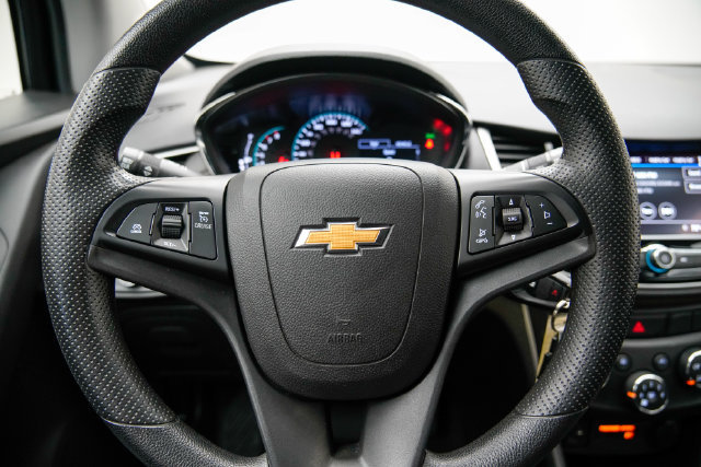 Used 2020 Chevrolet Trax LS w/ Tint and Cruise Package FWD image 31