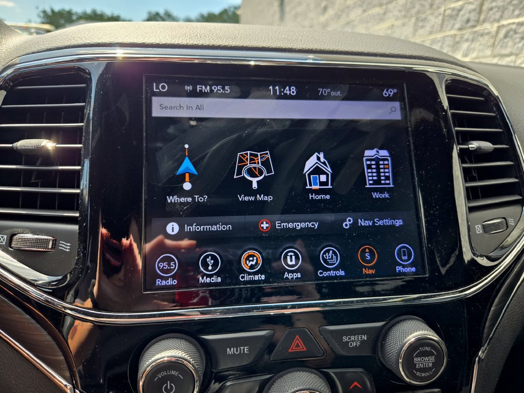 Used 2019 Jeep Grand Cherokee Limited w/ Trailer Tow Group IV AWD/4WD image 26