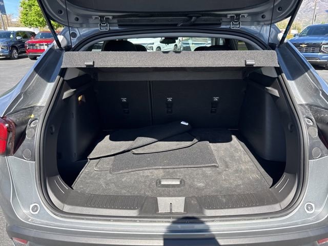 Used 2025 Chevrolet Trax LT FWD image 11