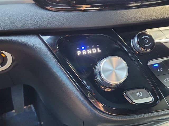 Used 2025 Chrysler Pacifica Select FWD image 44