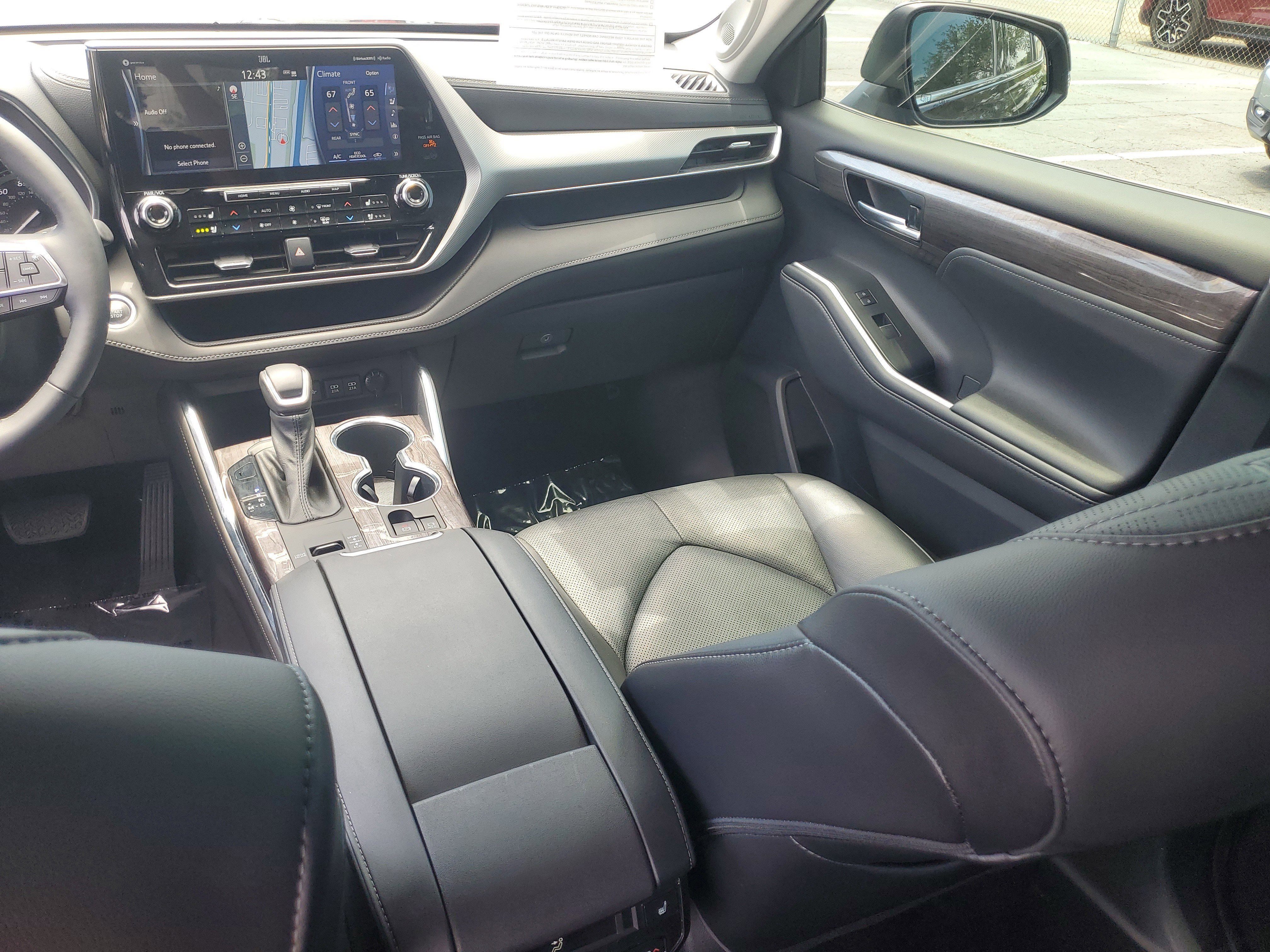 Certified 2021 Toyota Highlander Platinum FWD image 18