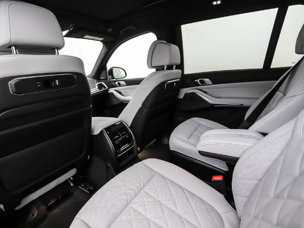 New 2027 BMW X7 xDrive40i w/ Executive Package AWD/4WD image 21