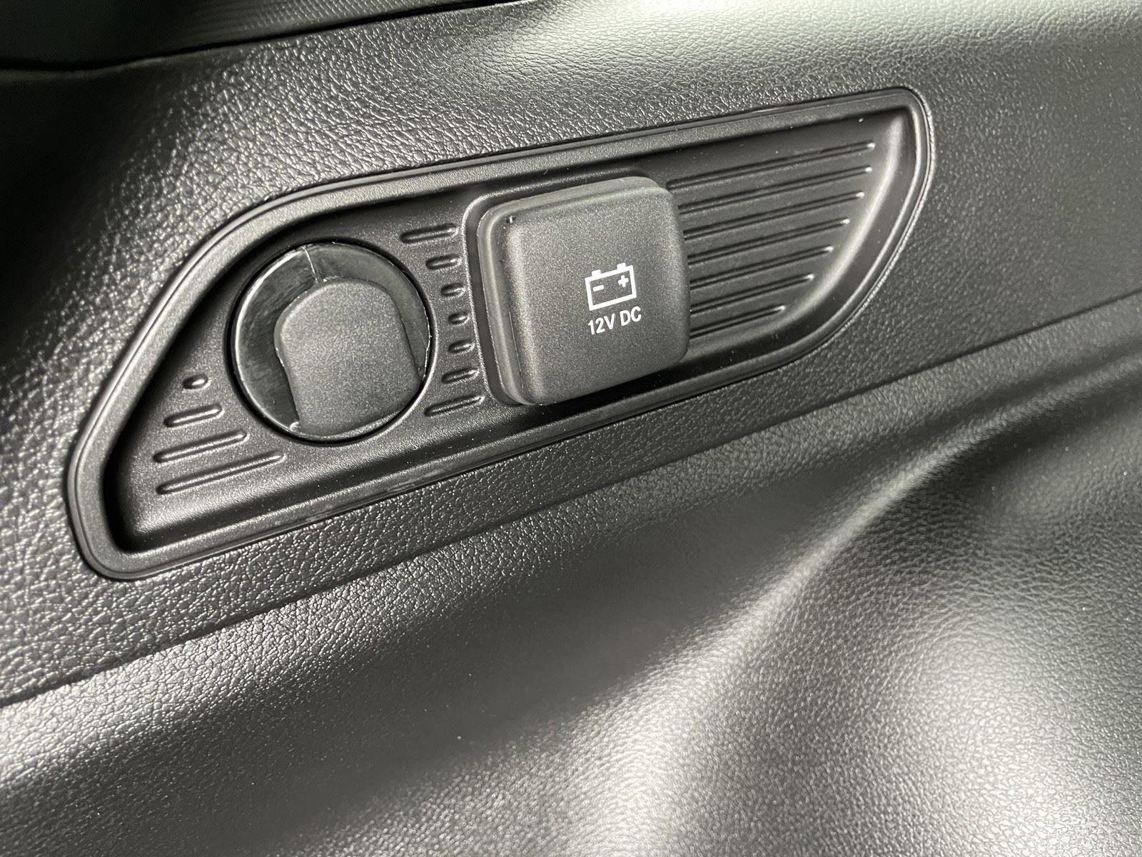 Used 2025 Jeep Grand Cherokee Laredo AWD/4WD image 39